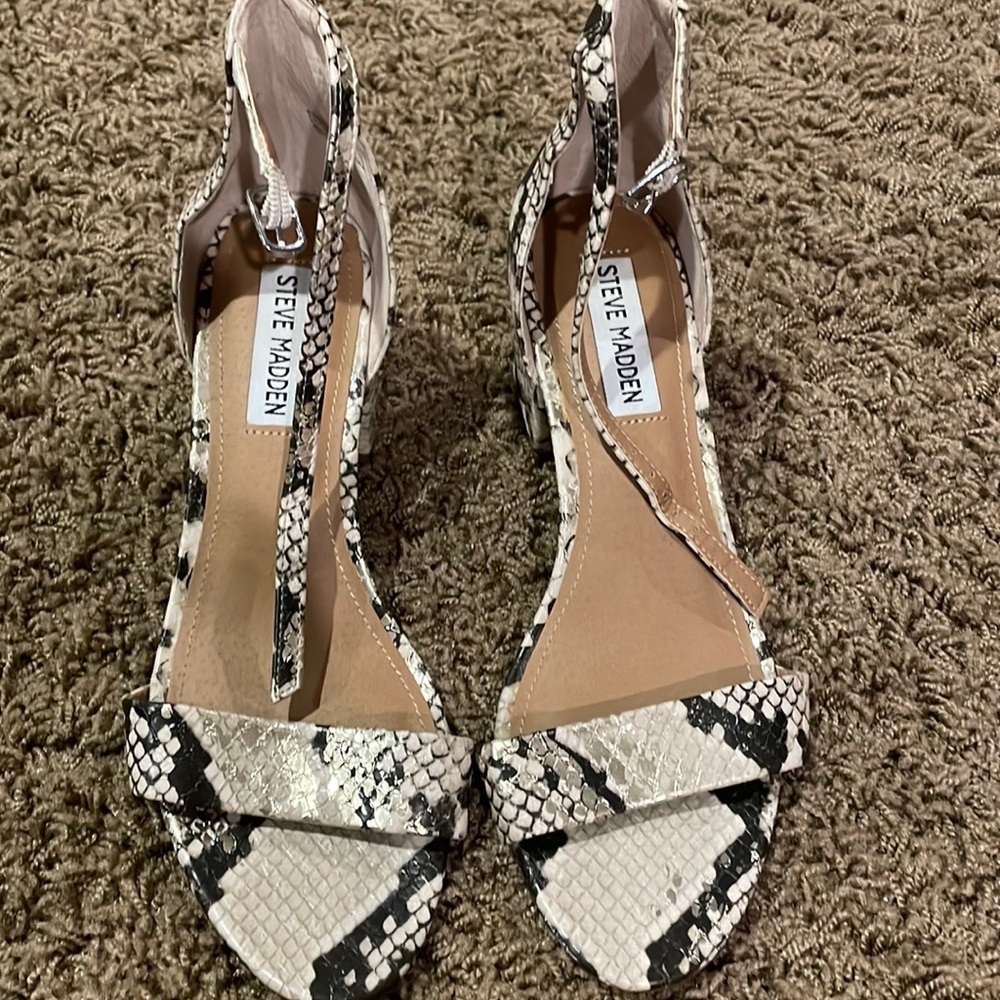 Women’s shoes